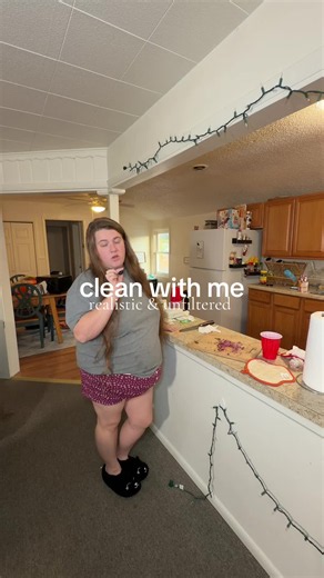 Hey yall clean my messy home with me😏🤍✌️#ThankYouJesus #cleanwithme #cleaning #cleaningreset #Godisgood