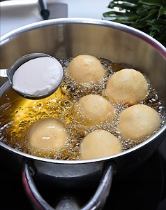 22M views · 296K reactions | Guaranteed Perfect Halwai-style Dahi-Vada with these Tips & Tricks. You'll love it! :) | Papa Mummy Kitchen | Facebook