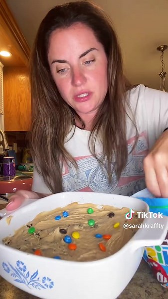 We are celebrating!! #prisonfood #fypシ #foryoupageofficiall #dessert #easyrecipe #recipe #recipes #foryoupage #karenread #jury #prison #easyrecipe #recipe #recipes #dessertrecipe #sweet #oreos