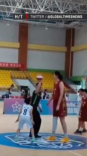 Zhang Ziyu is 14 years old, 7'4 and dominating on the basketball court | TSN