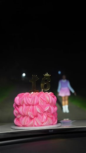 From 16 to 26 real quick 😭😂 16-year-old Eve had dreams… 26-year-old Eve is living them and still dreaming bigger 🥹✨ Younger me would be so proud seeing all her dreams come true and the best part? I’m still becoming my dream girl every single day 🎂💕 Absolutely my dream girl ✨ BIGGEST EVE @26 💃🔥 Make up @linda_jenna Video @smith_hems Hair @akim_luxe_hair Cake @ajanihouse