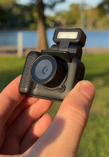 My keychain is the only one that can do this ❤️‍🩹🥹 #photography #camera Keychain mini camera, a compact camera that takes photos and videos in full HD. A perfect gift for your girlfriend or your wife. Perfect for trips, long events, family moments. #videography #giftforhim #giftforher #travelphotography