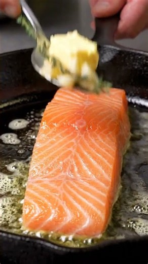 How To Get The Perfect Sear On Salmon 🧈✨ #SalmonRecipe #Foodie