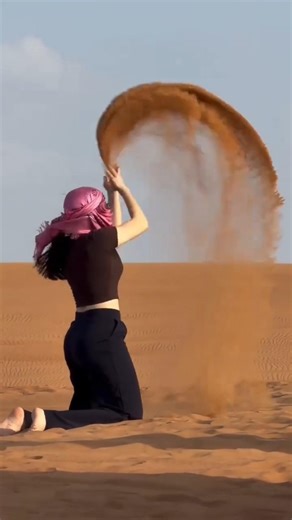 A Perfect Day in Dubai Desert with Stunning Queens 👑 #desertsafari #desertbeauty #whitedesert