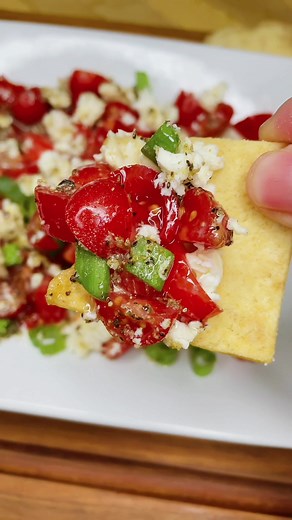 Easy Low-Calorie Greek Tomato Feta Salad Recipe
