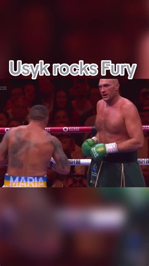 Usyk Rocks Tyson Fury in Round 9 - First Fight Highlights