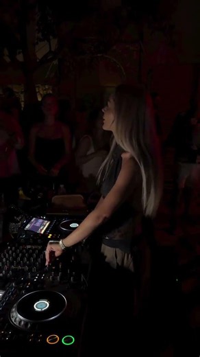 Sarra – Loca People | Spoken Latin Vocal Cut 💃 🇪🇸