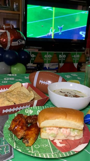 Super Bowl 2026 Goodies 🏈New England Clam Chowder w/ Oyster Crackers 🏈Seattle Hawk Wings 🏈Lobster Rolls w/ Kettle Chips 🏈 Rotel Dip 🏈Champagne Punch #SuperBowl2026 #SuperBowlLX #fypシ #superbowlparty #tostitos #fypreelsシ゚viralシ #foodie | Star Gaines