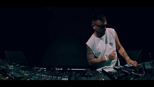 Sputnik Springbreak 2022 wir sind da und bereit 🔥🫶 1-2 Uhr hören und sehen wir uns auf der Clubstage 😎🤘 • Movie by: Julian Lucke Productions @vocaltekkno Sputnikspringbreak Music Festival 2022 MDR SPUTNIK #vocaltekkno #komacasper #ssb #sputnikspringbreak2022 | Komacasper Live