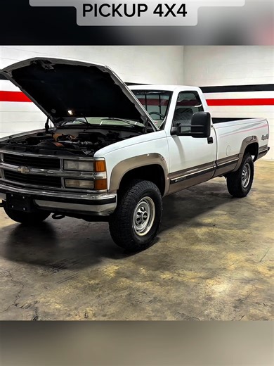 1998 Chevy 2500 Single Cab 4x4 - Sharp Truck!