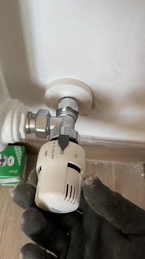 Come trasformare una valvola tradizionale in una testina termostatica