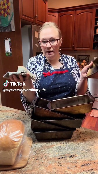 Cleaning Tips for Your Bread Pans