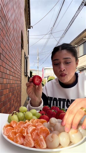 You guys always say we eat unhealthy, so this time we tried fruits 🍓🍊🍇@Puja🎀 @🪬 But honestly… food games with fruits are so tough 😭 If you want to see part two, comment down below 👇 #rockpaperfoodchallenge #fruitsgame#tokyojapan #the_foodiesisterz🎀🇳🇵