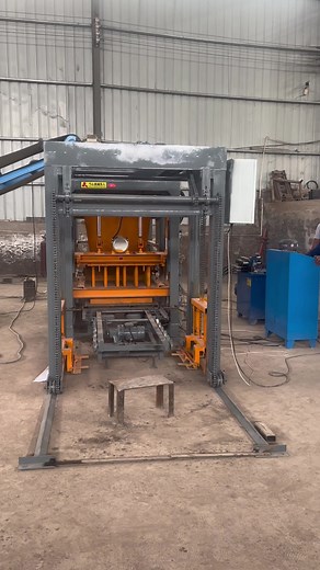 #brickmakingmachine #buildingblocks #blockmachine #factory #hydraulic 4-18 Hydraulic fully automatic production line testing machine