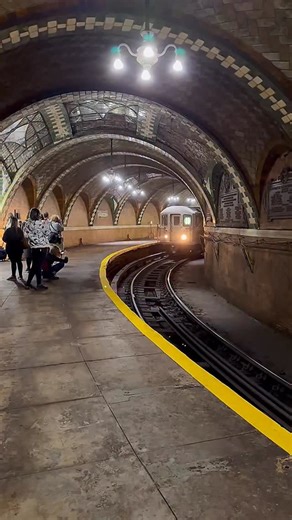 HISTORIC NYC: The Old City Hall Subway Station *Tickets on sale Jan 14th at 10am for members* Did you know that there is a secret subway station in NYC? For many decades it wasn’t possible to visit the abandoned station. Now, you can tour the station through exclusive tours made available ONLY to New York Transit Museum members. It’s the hottest ticket in NYC! And a unique opportunity to explore this New York landmark. NYC’s very 1st Subway ride left from the City Hall station in 1904. The gorge