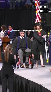 Cet étudiant atteint de paralysie marche lors de la remise des diplômes | Instantparoles