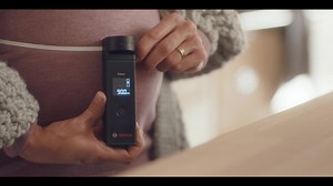 Was bedeuten Distanzen für dich? Für uns sind sie kurz, lang eckig oder sogar rund. Mit unserem erweiterbaren Laser-Entfernungsmesser Zamo findest du in allen Lebenslagen das richtige Maß | Bosch DIY and Garden