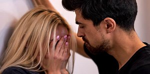 If You Notice These 5 Early Signs, Leave — He's Too Controlling