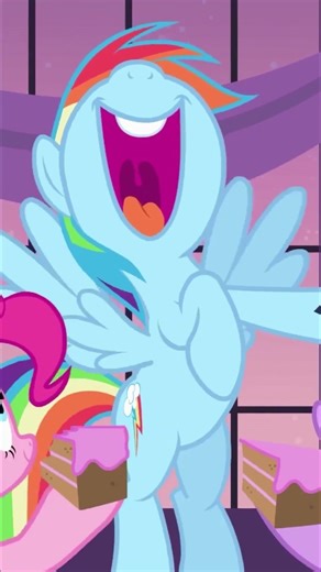 Surprise! Cake Fight! 🎂 #MyLittlePony #MLP #Shorts