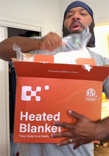 Amazing Heated Blanket with 10 different heat settings and can go up to 113 degrees #heatedblanket #heated #blankets #cozyblanket #blanket