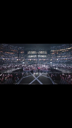 Riley Green Performs “I Wish Grandpas Never Died” in Cowboys Stadium, Dallas Texas