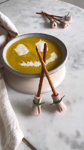 Recette Facile d'Apero d'Halloween: Balais de Sorcières Délicieux