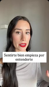 Vas de compras con ilusión… compras algo “porque te gusta” y cuando llegas a casa, no te lo pones✨ ¡Tienes el armario lleno, pero cada mañana sientes que no tienes nada que ponerte! Pruebas cortes distintos, colores, estilos… y nada acaba de hacerte sentir guapa, cómoda y segura. No es que compres mal Es que compras sin saber qué te favorece💖 Pero cuando sabes lo que te favorece: ✨ compras con coherencia ✨ dejas de perder dinero en ropa que no usas ✨ te vistes más rápido ✨ te miras al espejo, t