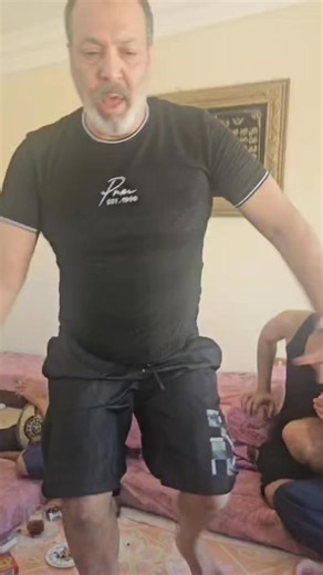 ‎ابوسكندر السوري‎ on Instagram‎: "وقت تكون البر تبة الهن ونسحيها منن 🤣😂💪"‎