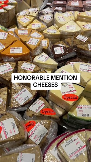 PRONUNCIATION NOTE: the way I am saying “gouda” is the correct pronunciation in American English — it is NOT the correct native Dutch pronunciation, because I’m not trying to pronounce it in Dutch. Feel free to look up the American English pronunciation on Merriam-Webster if you’d like to cross-reference! #cheesetok #travel #foodie