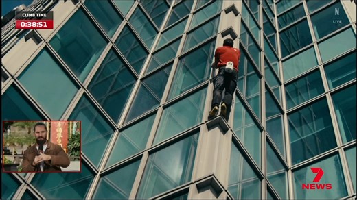 American rock climber Alex Honnold scaled one of the world's tallest skyscrapers. He did so without a rope or safety net, and it had audiences gripped. | 7NEWS Sydney
