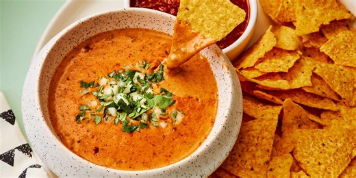 Copycat Chili’s Queso Dip