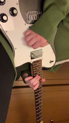 ミセス グリーンアップルのエレキギター演奏