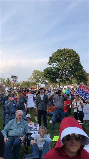 "No Kings" rally in Detroit. | Detroit Metro Times