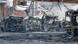 Un incendio en Burgos quema 39 autobuses urbanos y suspende seis líneas