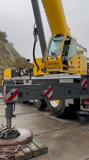 Every inch counts when it comes to crane set up. Sennatree.com #sennatreecompany #landscapeconstruction #landscapearchitecture #cranerental #heavyequipment | Senna Tree Company