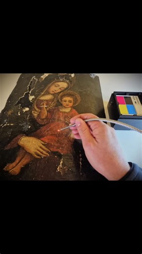 Reflectance spectroscopy was carried out on the 17th-century Umbrian School Madonna and Child using our Gorgias Reflectance Spectroscopy system. 👉 https://chsopensource.org/case-studies/17th-century-umbrian-school-madonna-and-child/ This non-invasive technique allowed us to investigate the spectral behavior of selected painted areas directly on the surface of the artwork. The reflectance spectrum acquired from the red vest of the Child Jesus shows a clear inflection point around 580 nm. At firs