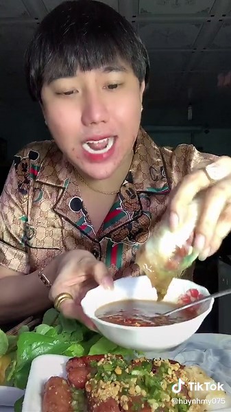 Huỳnh My Mukbang: Enjoying Grilled Meat and More