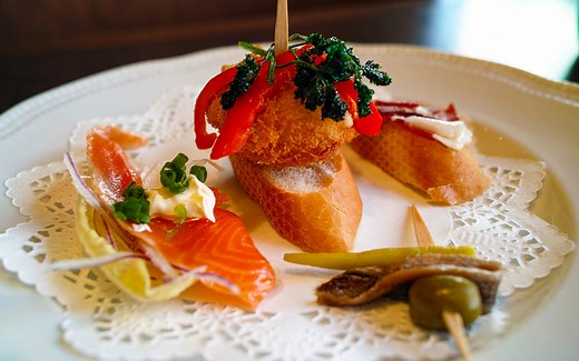 12 Delicious Pintxo Bars in Barcelona from €1.00 🤤