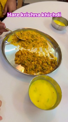 Sasuma ne banai hare krishna khichdi har nivale ke sath hare krishna bolte jana and khate jana hai yah ek prasad hi hai | Prakash Khatri