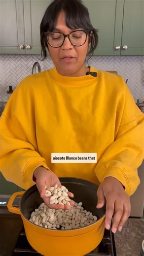 Sohla El-Waylly on Instagram: "Best beans baby! Top off with a water as needed 1 # dry beans 1 qt broth 1 chopped onion 4 smashed garlic cloves 1 piece Parmesan rind 1 chipotle pepper (not the kind in adobo) 2 tbsp each butter & evoo lotsa s&p"