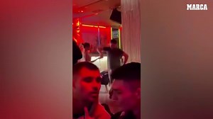 Pillan a Gabriel Rufián y Ester Expósito bailando en una discoteca de Madrid
