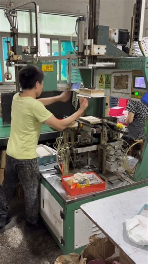 How fast! Manual box forming machine #boxmaker #boxmakingmachine #boxmaking