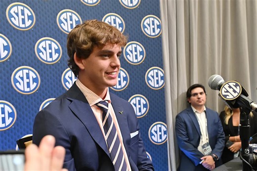 Arch Manning doesn't make Manning Award watch list