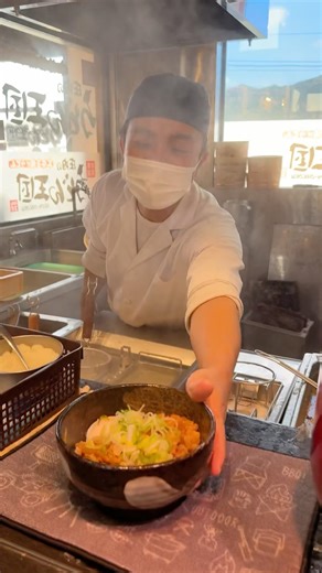 Six members family-run udon shop always packed with customers🤤#japanesefood