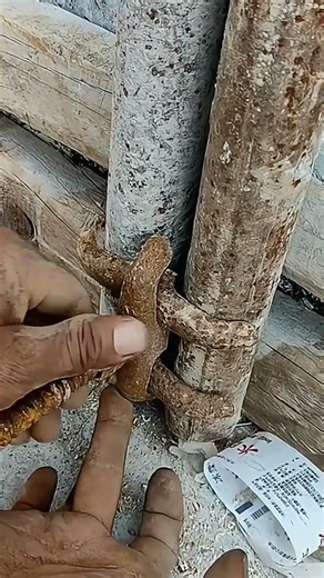 I Can‘t Believe This Actually Worked... (Rusty Pipe Clamp)