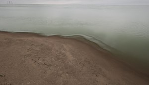 Is there any alternative ddx ddy for calculating normals when use DistanceToNearSurface?