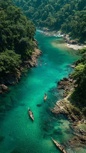 “India’s Cleanest River 💙😱😱”#Meghalaya #DawkiRiver #UmngotRiver