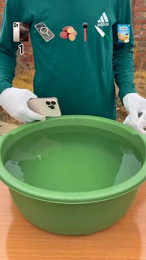 11K views · 10K reactions | TRY TO GUESS TISSUE PAPER WILL FLOAT? . . . #experiment #satisfyingvideo #asmrsounds #waterexperiment #watersoundsasmr #scince #fyp #viralvideo #iphone #pouch #tomato #meckupbrush #knife #mayonees | MRZ Experiments | Facebook