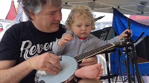 33K views · 1.1K reactions | The first banjo lesson with Béla Fleck... Until the tuner became more insteresting | Abigail Washburn | Facebook