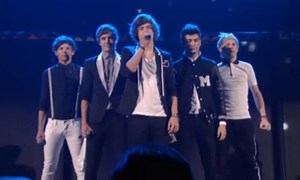Kids Choice Awards: One Direction Performs, Chris Colfer Gets Slimed (VIDEO)